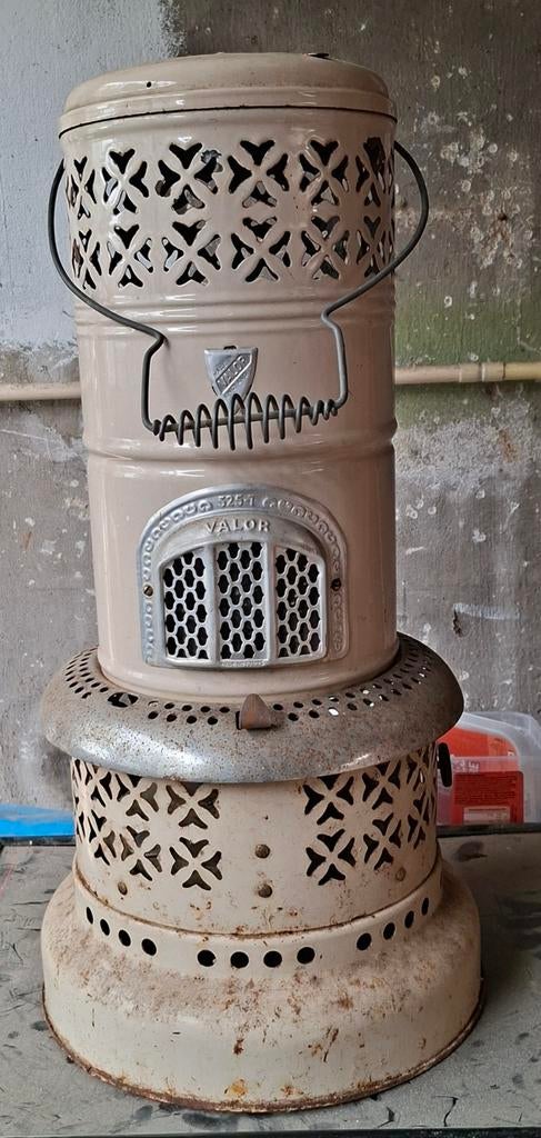 Nostalgie/ vintage petroleum kachel met messing  reservoir, Antiek en Kunst, Ophalen