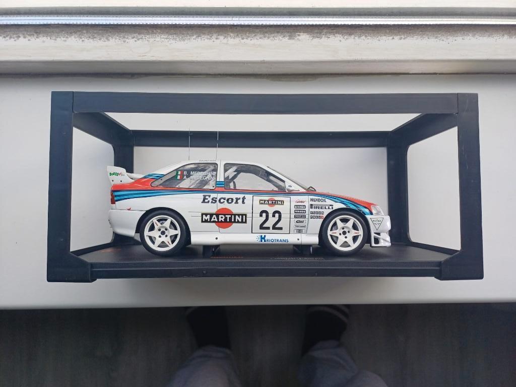 Schaalmodel Ford escort wrc martini, Hobby en Vrije tijd, Modelauto's | 1:18, Ophalen of Verzenden, Zo goed als nieuw, Auto, Overige merken