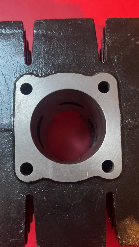 Cilinder 43mm Yamaha DT - Nieuwstaat, Motoren, Ophalen, Nieuw