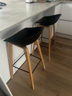 Gebruikte barkrukken - zwart en blank hout, Huis en Inrichting, Barkrukken, Ophalen, Gebruikt, Met voetsteun, 60 tot 90 cm