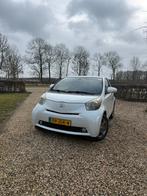 TOYOTA IQ 1.0 VVT-I ASPIRATION parlemoerwit/all season band, Auto's, Stof, 4 stoelen, Origineel Nederlands, Handgeschakeld