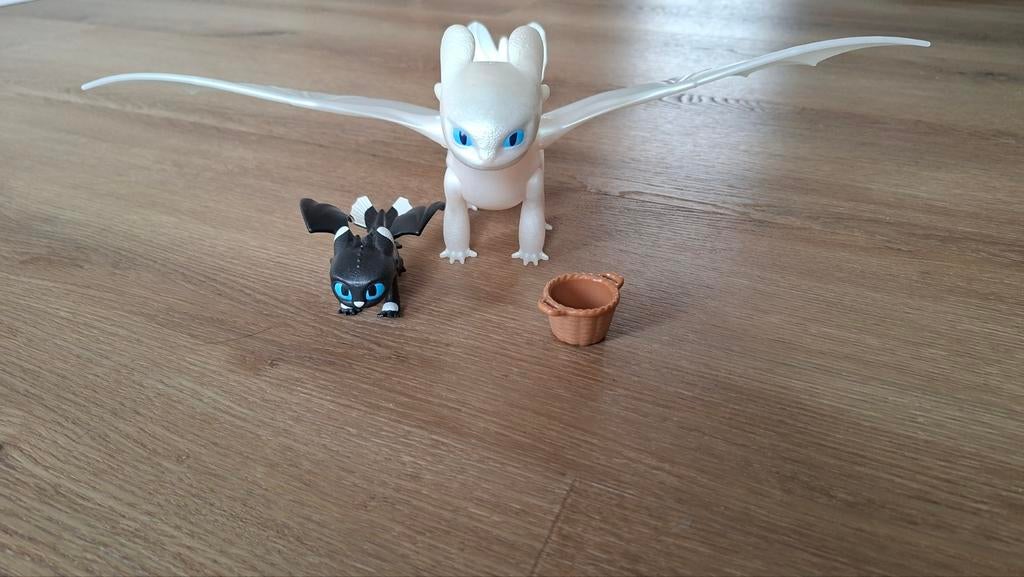 Hoe tem je een draak: Hemelfeeks en kind, Ophalen of Verzenden, Zo goed als nieuw, Jongen of Meisje