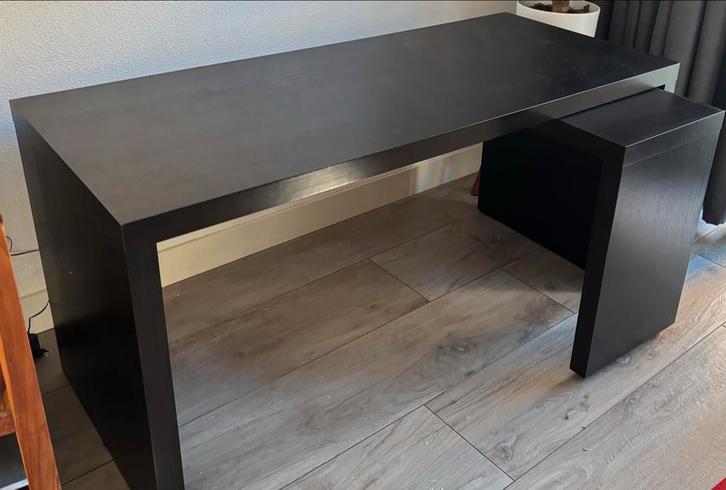 IKEA Bureau, zwart, 150x64 cm, goede staat, Den Haag, Huis en Inrichting, Bureaus, Gebruikt, Bureau, Ophalen