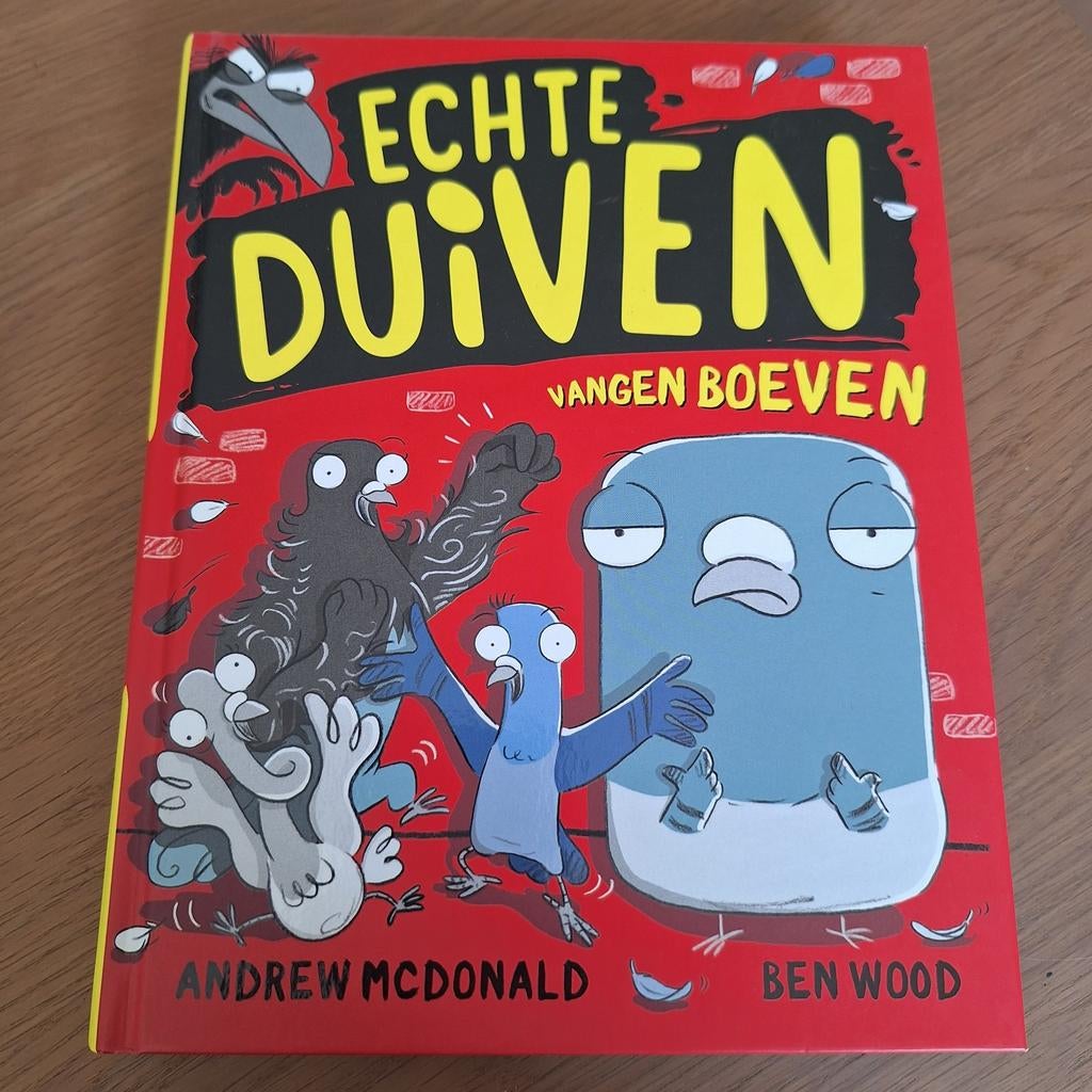 Echte Duiven Vangen Boeven, Ophalen of Verzenden, Zo goed als nieuw, Andrew McDonald, Fictie algemeen