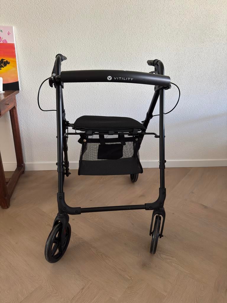 Vitility Rollator met zitje, Ophalen, Opvouwbaar, Zo goed als nieuw