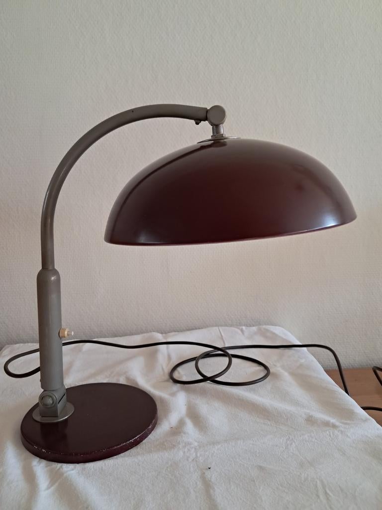 Hala bureaulamp H. BUSQUET, type 144, bruin, Ophalen, Minder dan 50 cm