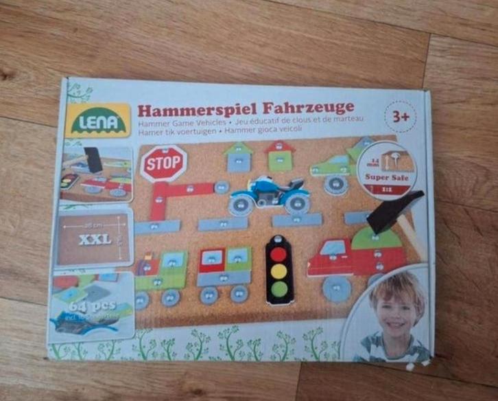 Lena Hamer tik voertuigen spel - Zo goed als nieuw, Kinderen en Baby's, Speelgoed | Educatief en Creatief, Zo goed als nieuw, Knutselen