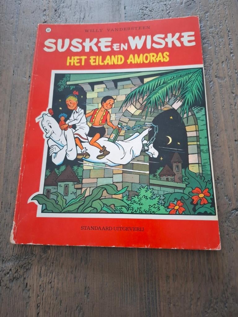 Suske en Wiske 68 - het eiland Amoras, Eén stripboek, Ophalen of Verzenden, Gelezen