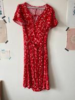 BPC bonprix jurk maat 38 viscose rood bloemetjes, Kleding | Dames, Maat 38/40 (M), Ophalen of Verzenden, Zo goed als nieuw, Knielengte