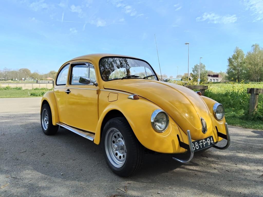 VW Kever APK en BELASTINGVRIJ BWJ 1975, Auto's, Oldtimers, Zwart, Volkswagen, Geel, Handgeschakeld
