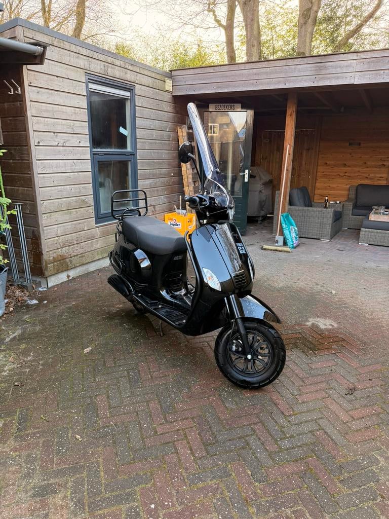 Santini capri 4t snorscooter, Zo goed als nieuw, Benzine, Ophalen, Overige merken