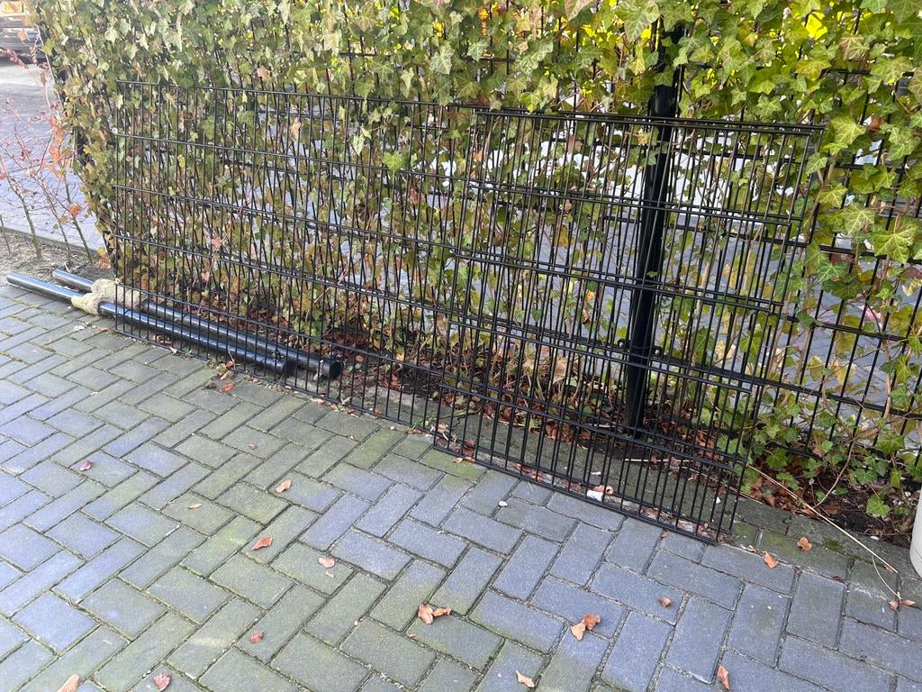 Dubbelstaafs hek zwart staal, Ophalen, Zo goed als nieuw, IJzer, Sierhekwerk