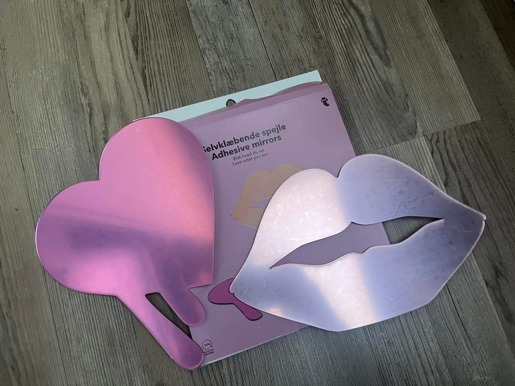 Zelfklevende gekleurde spiegels, hartje en lippen, Huis en Inrichting, Woonaccessoires | Spiegels, Ophalen of Verzenden, Nieuw