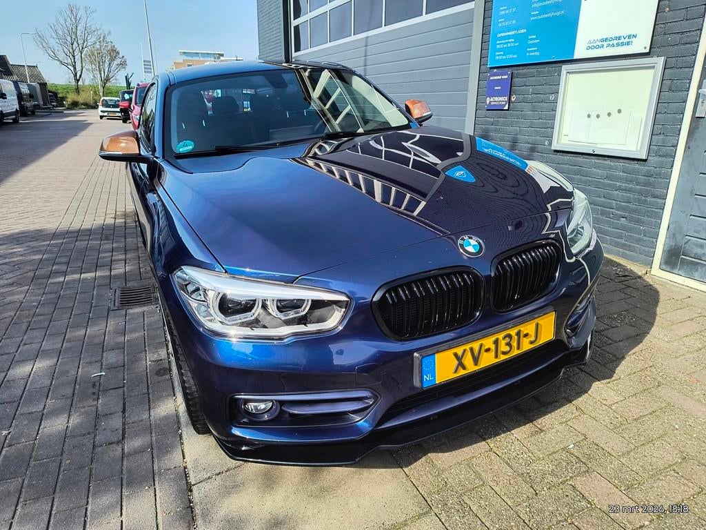 BMW 1-serie 116i Sport Line Edition, grote beurt en jaar APK, Auto's, BMW, 1-Serie, Gebruikt, Lichtsensor, Origineel Nederlands