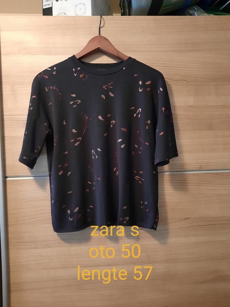 Zara shirt maat s heel mooi met glitter, Kleding | Dames, Tops, Zara, Ophalen of Verzenden, Zo goed als nieuw, Korte mouw
