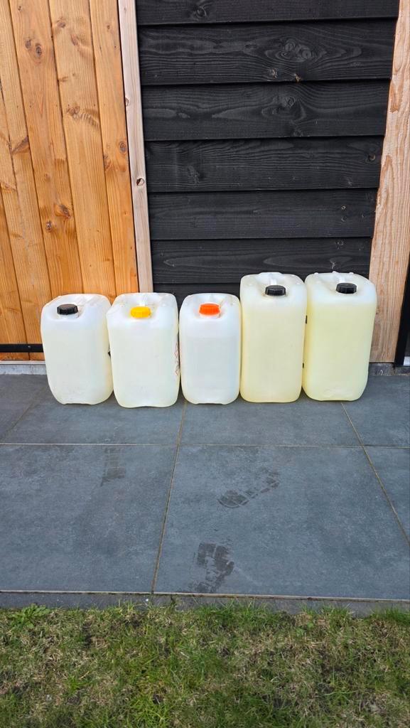 Diverse lege jerrycans (5 stuks), Auto diversen, Auto-accessoires, Ophalen