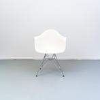 8x Vitra Eames DAR Kuipstoel Wit - Chroom Eiffelonderstel, Huis en Inrichting, Stoelen, Niet ingevuld, Wit, Niet ingevuld, Ophalen of Verzenden