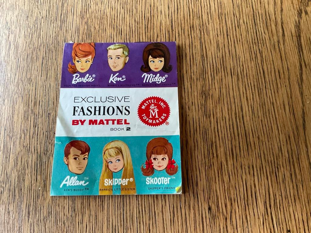 Vintage barbie folder miniatuurboekje met modetrends 1964, Ophalen of Verzenden, Zo goed als nieuw, Overige typen
