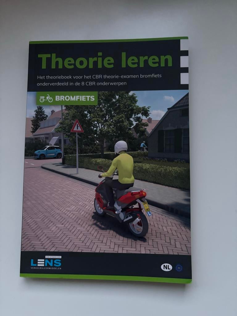 Theorieboek scooter/bromfiets CBR examen - Theorie Leren, Ophalen of Verzenden, Zo goed als nieuw, Overige niveaus