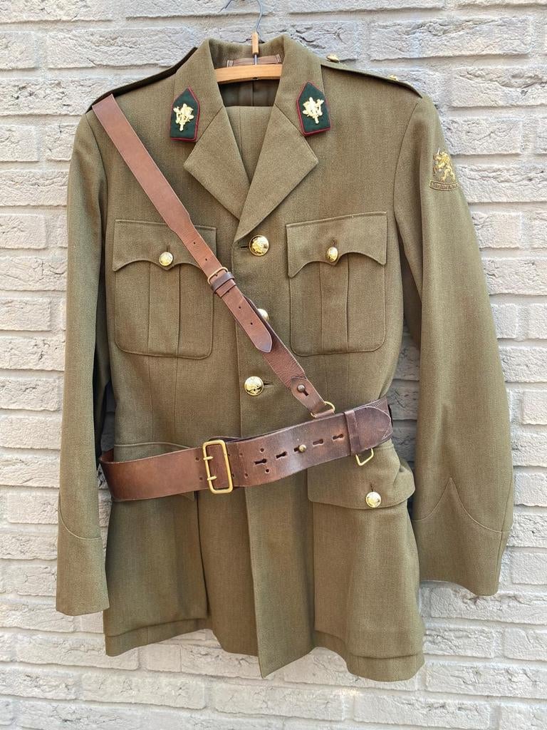 Eerste Luitenant Limburgse jagers overgang met Sam Brown., Ophalen of Verzenden, Landmacht, Nederland