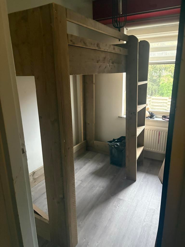 Stevige houten hoogslaper met ladder, Gebruikt, Eenpersoons, 180 tot 200 cm, 90 cm