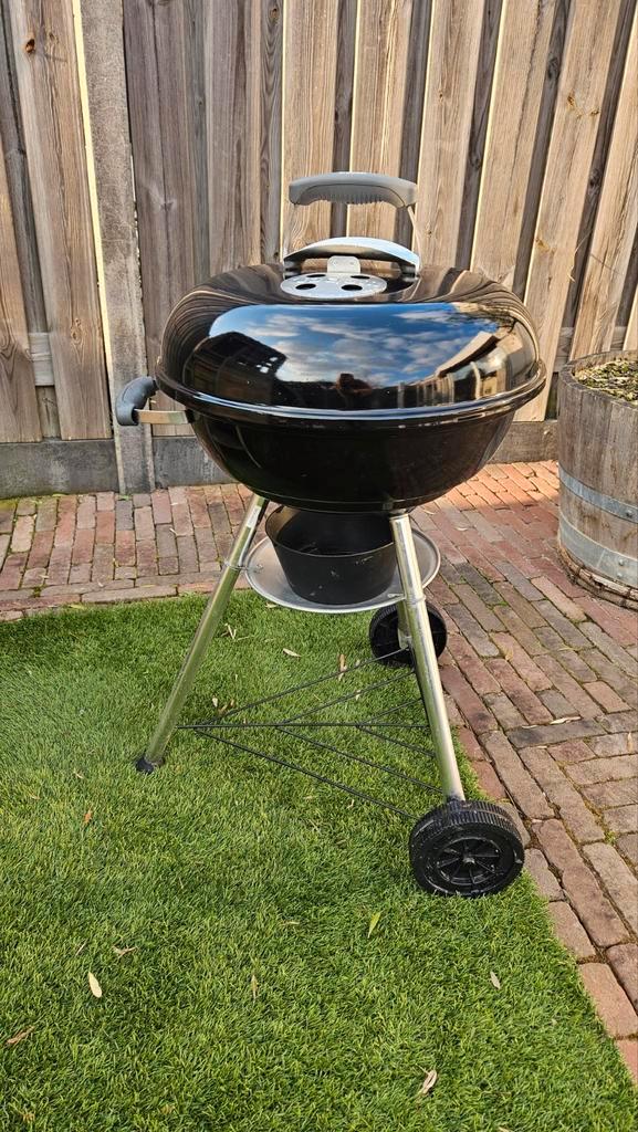 Weber kolen BBQ - Compact en gebruiksvriendelijk, Tuin en Terras, Houtskoolbarbecues, Gebruikt, Met accessoires, Ophalen of Verzenden