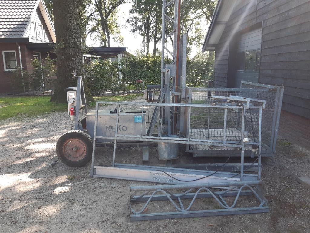 nette Bouwlift merk NEKO 380V -400 kg-, Doe-het-zelf en Verbouw, Bouwliften, Ophalen, Gebruikt, Bouwlift