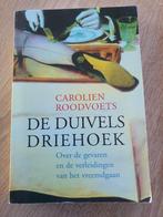 De Duivels Driehoek - Carolien Roodvoets (Boek), Ophalen of Verzenden, Gelezen, Carolien Roodvoets