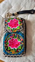 Geborduurde clutch voor telefoon en geld/ pasjes zgan, Ophalen of Verzenden, Zo goed als nieuw, Overige kleuren, Overige typen