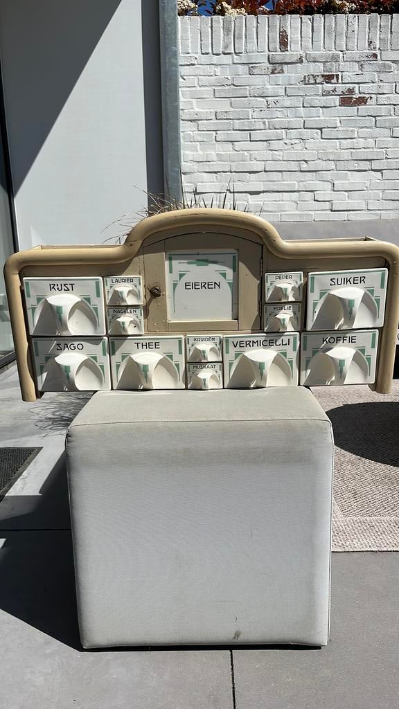 Kruidenkast, Ophalen, Zo goed als nieuw