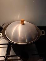 Mooie, grote wokpan met deksel, netjes!, Huis en Inrichting, Keuken | Potten en Pannen, Ophalen, Gebruikt, Gietijzer, Wok