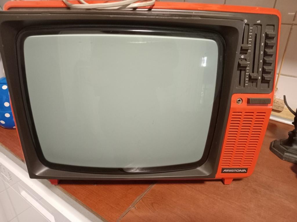 Vintage Aristona kleurentelevisie - Retro TV, Ophalen of Verzenden