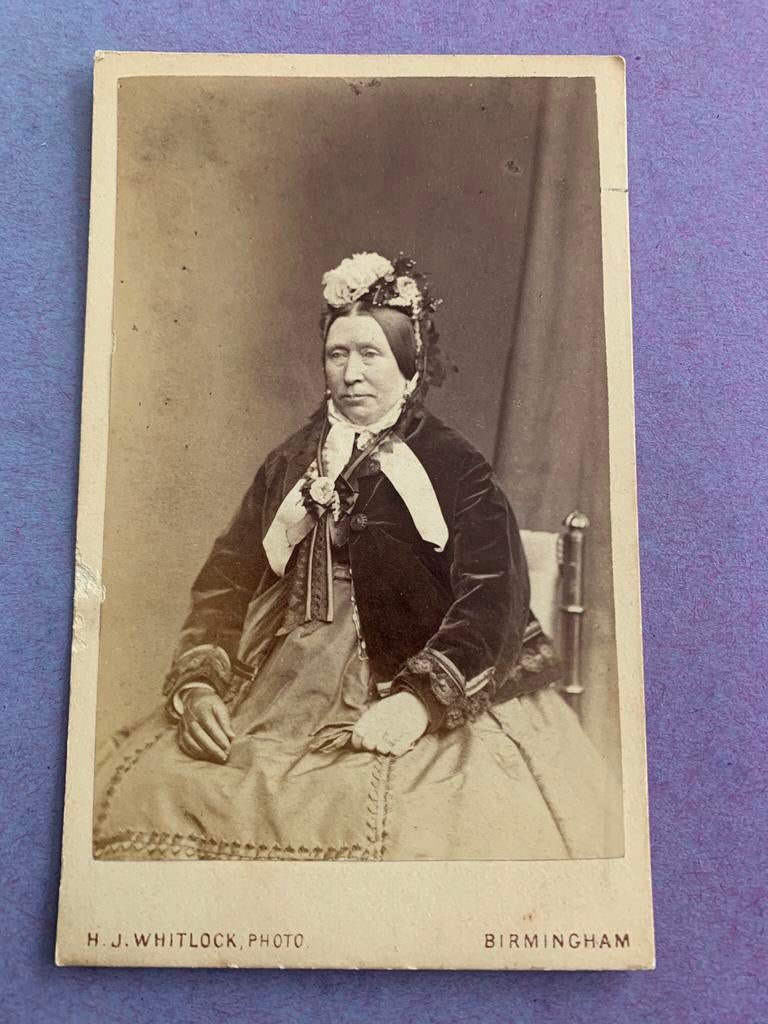 cdv carte de visite oudere dame Birmingham H J Whitloch foto, Verzenden, Foto, Buitenland, Zo goed als nieuw