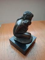 Bronzen beeldje, moeder en kind, Ophalen of Verzenden
