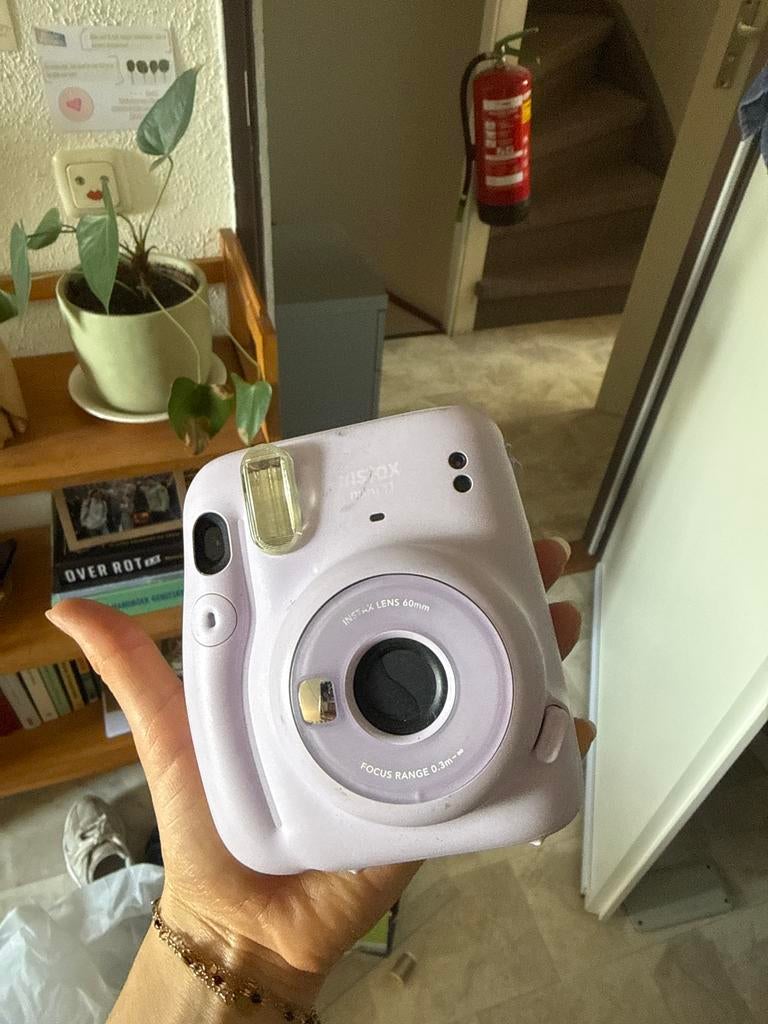 Instax Mini 11 - Lichte gebruikssporen, werkt perfect, Compact, Ophalen of Verzenden, Zo goed als nieuw, Fuji
