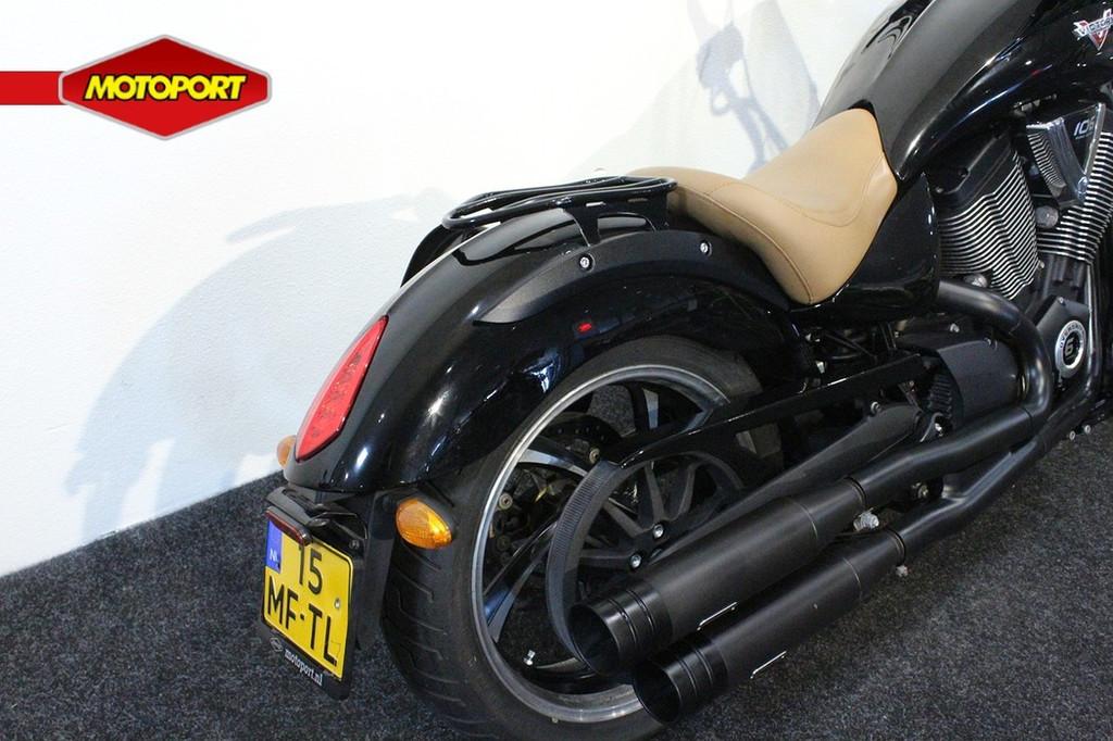 Victory VEGAS 8-BALL (bj 2015), Chopper, Bedrijf, Victory