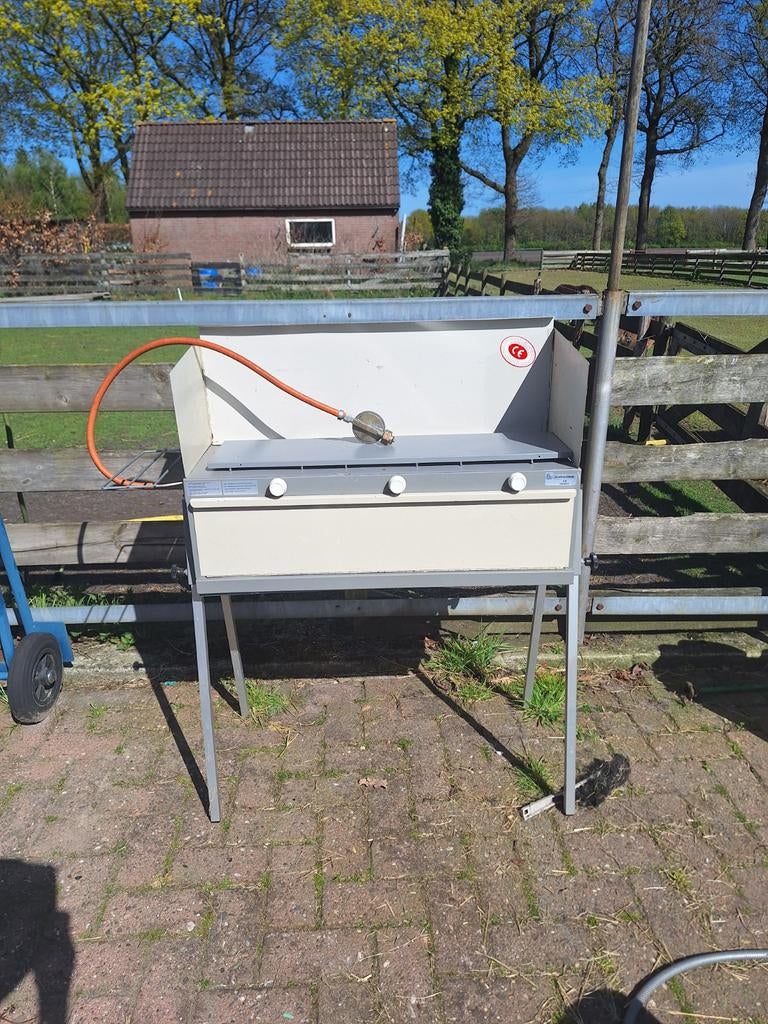 Gasfornuis 3-pits met onderstel - Ideaal voor buiten, Ophalen of Verzenden, Gebruikt, Invincible Geerts B.V.