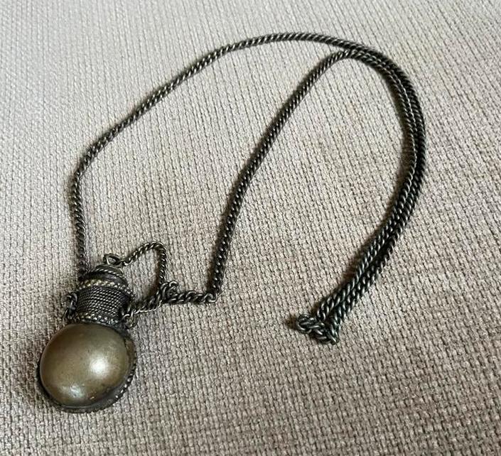 Tibet - zeer oud oosters parfumflesje., Verzenden, Gebruikt, Overige materialen