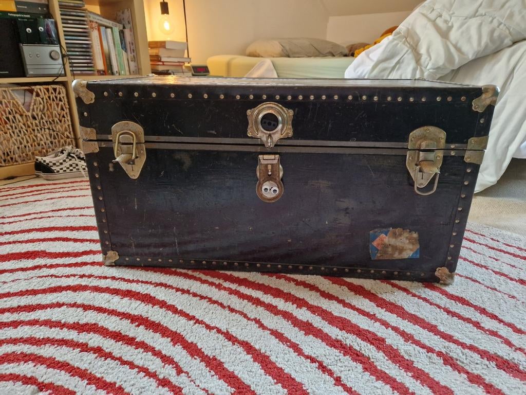 Vintage Dekenkist / Hutkoffer - Zwart met metalen beslag, Huis en Inrichting, Woonaccessoires | Kisten, Gebruikt, 50 tot 100 cm