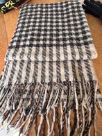 Sjaal, Ophalen of Verzenden, Zo goed als nieuw, Maat 46/48 (XL) of groter, Sjaal