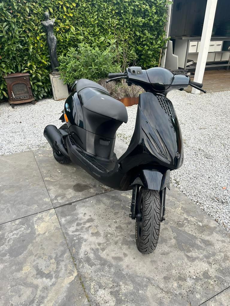 125cc 2t betrouwbaar en extreem netjes, Fietsen en Brommers, Scooters | Piaggio, Ophalen of Verzenden, Zo goed als nieuw, Benzine
