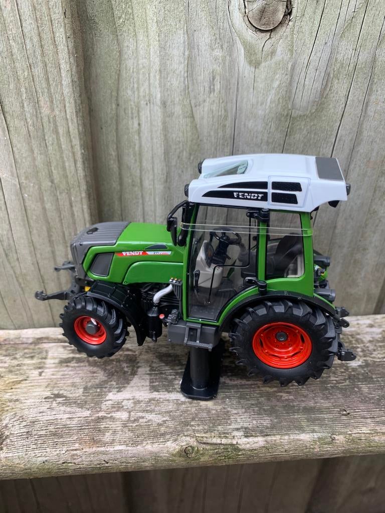 Fendt 211 V Vario, Verzenden, Nieuw, Tractor of Landbouw, Schuco