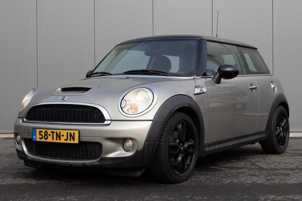 MINI Mini 1.6 Cooper S | 175PK | NL-AUTO | LEDER | AIRCO |, Voorwielaandrijving, Gebruikt, 4 cilinders, 4 stoelen