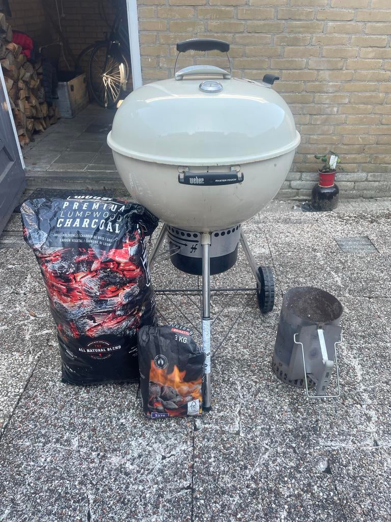 Weber Master-Touch houtskoolbarbecue, Tuin en Terras, Ophalen, Gebruikt, Met accessoires