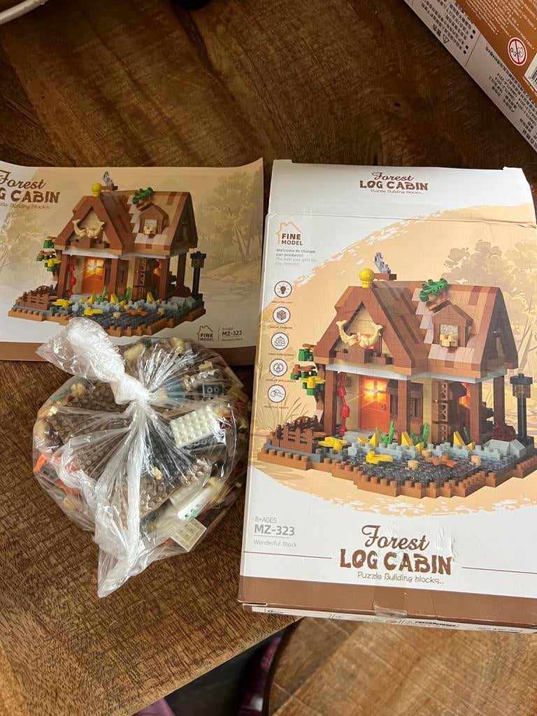 Leuk bouwsetje: huisje in het bos, Ophalen of Verzenden, Zo goed als nieuw