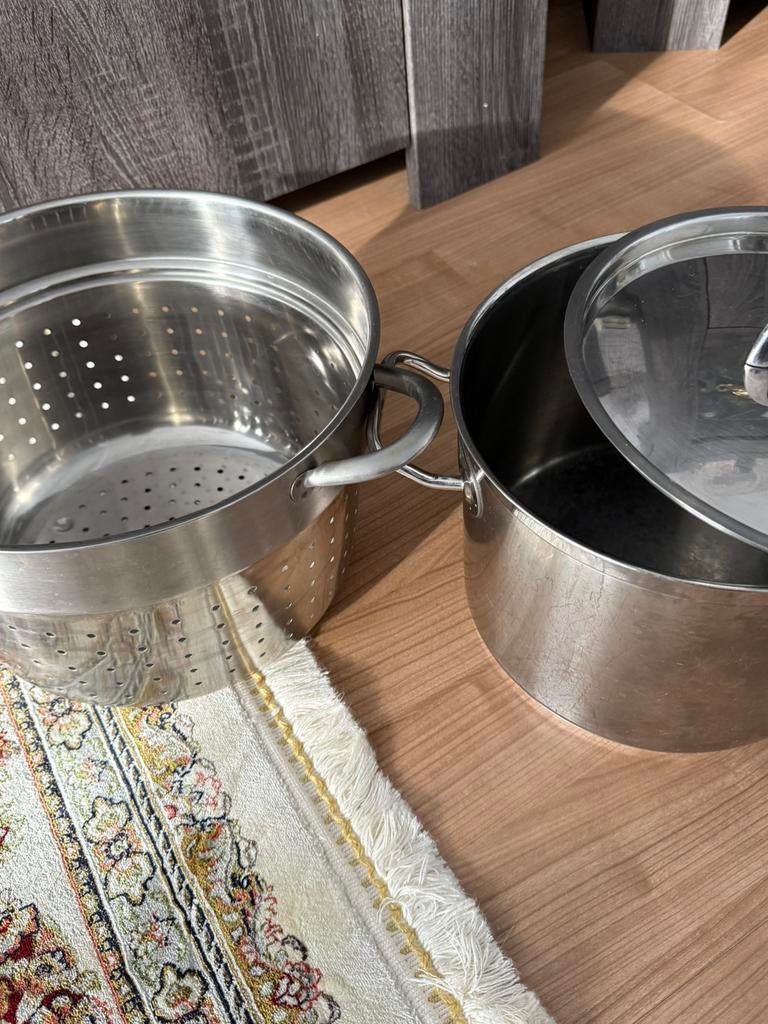Mooie grote zeef met grote pan, Huis en Inrichting, Ophalen of Verzenden, Zo goed als nieuw, Rvs, Kookpan of Snelkookpan