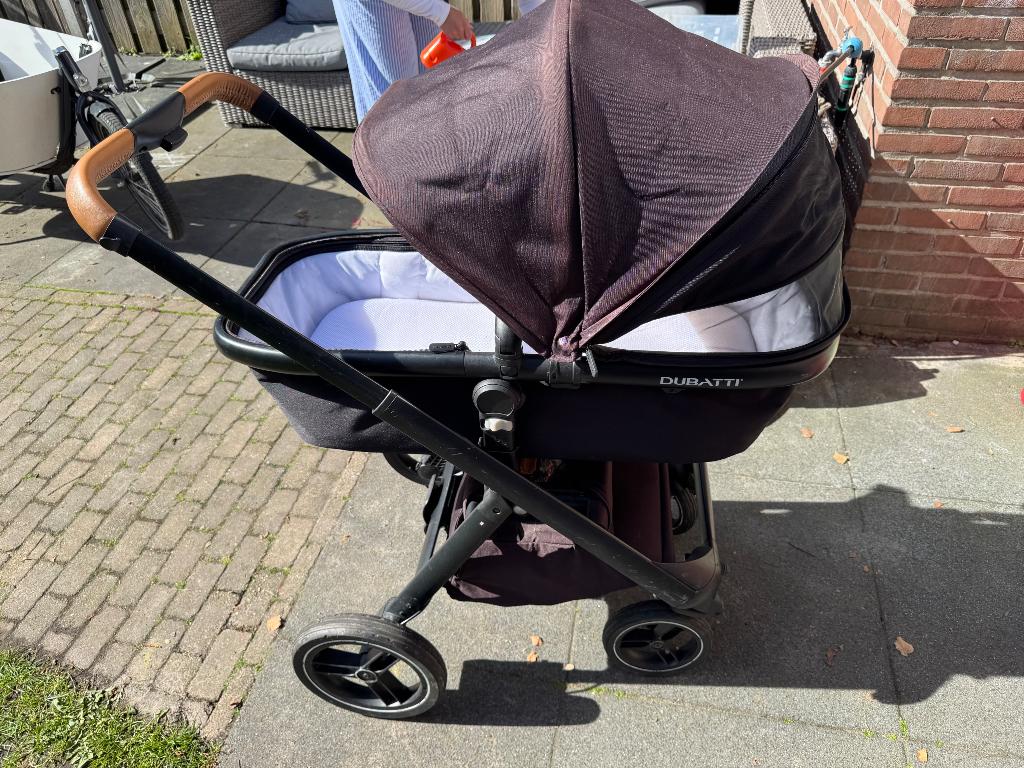 Dubatti kinderwagen met bassinet en regenhoes, Ophalen, Gebruikt