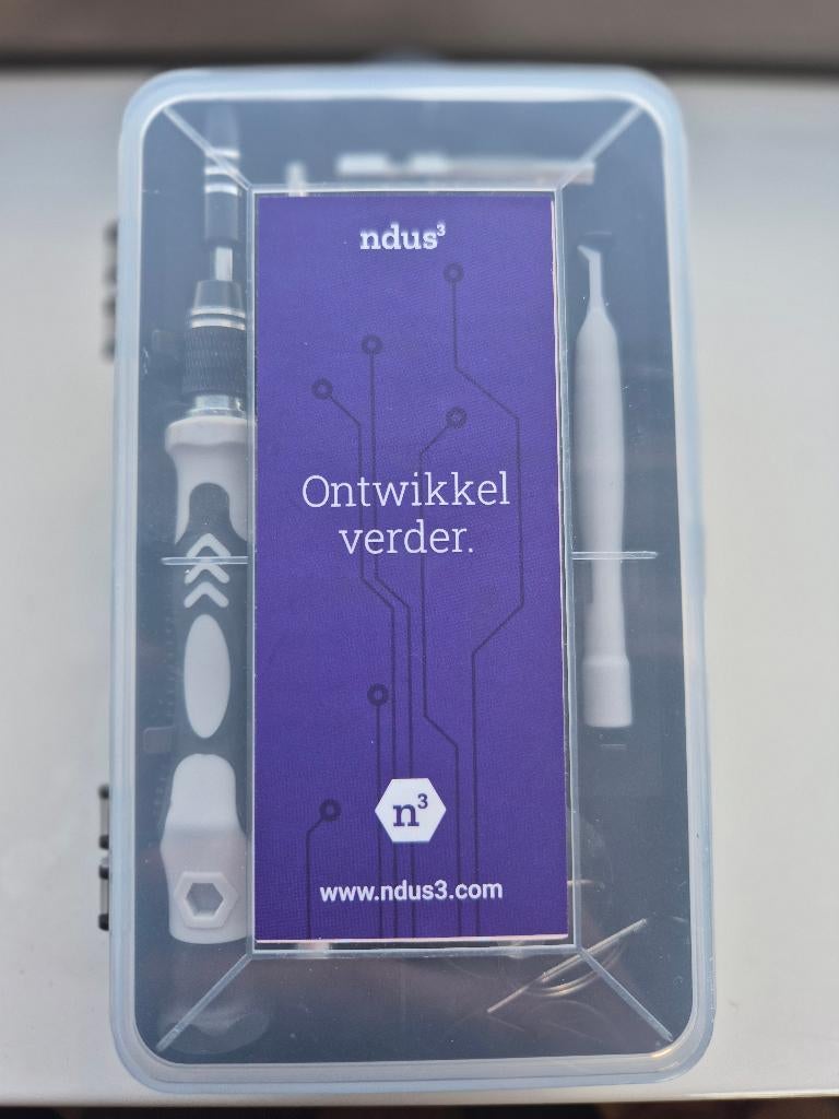 ndus3 precisie schroevendraaierset | Screwdriver kit, Ophalen of Verzenden, Zo goed als nieuw, Beige, Sneakers of Gympen