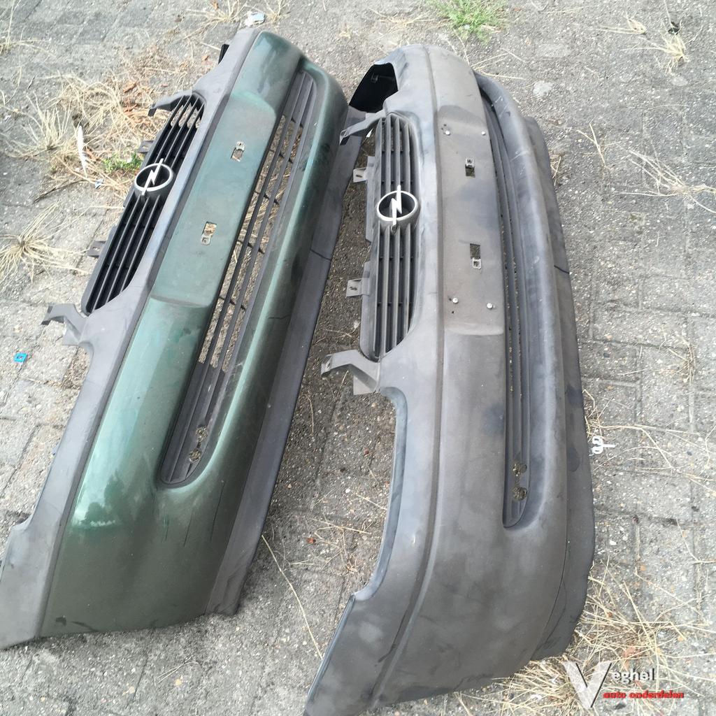 Opel Corsa B 1999  Voorbumper zwart kunstof, Auto-onderdelen, Ophalen, Gebruikt, -, Voor