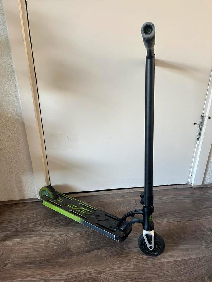 MGP Stuntstep - Zwart/Groen, Fietsen en Brommers, Steps, Gebruikt, Gewone step, Ophalen
